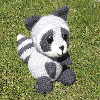 Create Your Own Adorable Amigurumi Raccoon with This Easy Crochet Pattern