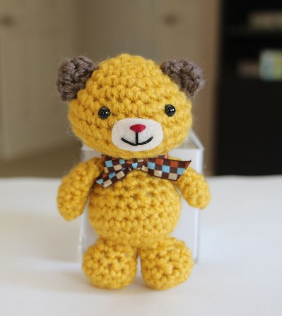 Create Your Own Adorable Mini Bear Toy: A Step-by-Step Crocheting Guide