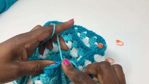 Create a Unique Crochet Granny Square Bucket Hat with Ruffled Brim to Stand Out This Season