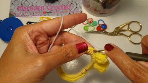 How to Create a Charming Crochet Hair Scrunchie for Effortless Style