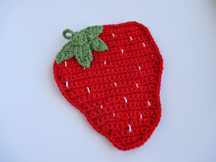 Create Charming Crochet Strawberry Potholders for Your Kitchen Create Charming Crochet Strawberry Potholders for Your Kitchen