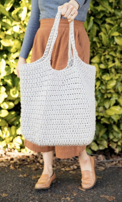 Create Your Own Four Strand Crochet Tote: A Practical and Stylish DIY Tutorial Create Your Own Four Strand Crochet Tote: A Practical and Stylish DIY Tutorial