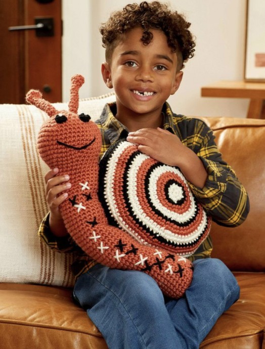 Discover the Enchanting Sophie Snail Pillow - A Whimsical Crochet Delight for Your Home Discover the Enchanting Sophie Snail Pillow - A Whimsical Crochet Delight for Your Home