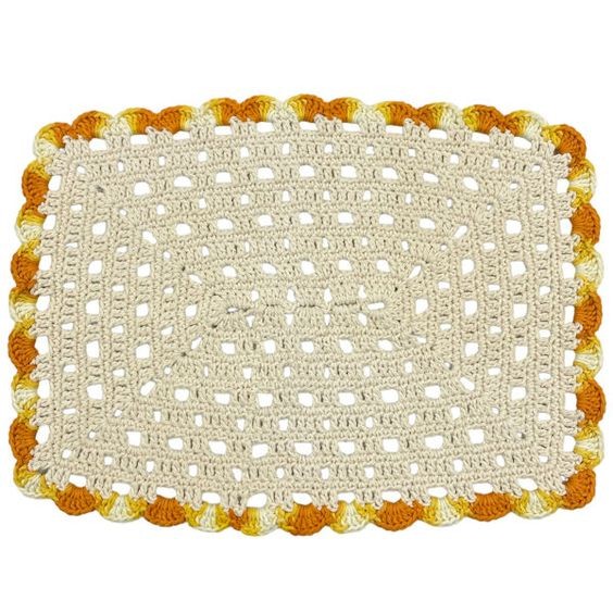 Create Beautiful Crochet Scallop Edged Placemats to Elevate Your Dining Experience