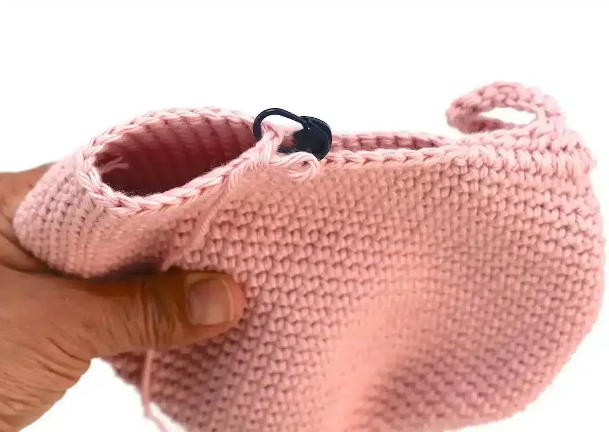 Whimsical Crochet Chicken Potholder Pattern for Your Kitchen