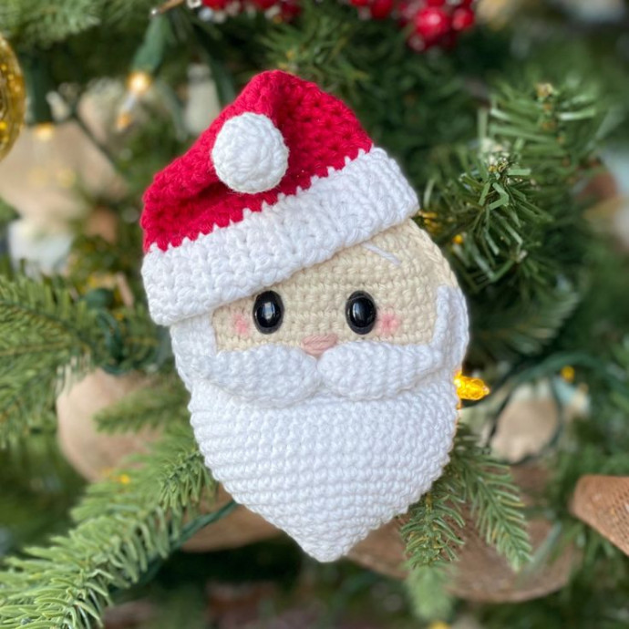 Create Your Own Handmade Santa Claus Ornament with This Detailed Crochet Pattern