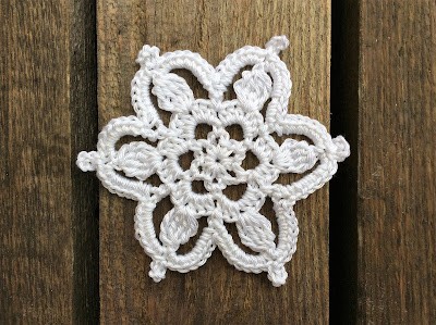 Create Your Own Crochet Snowflake Ornament Motif - A Step-by-Step Guide Create Your Own Crochet Snowflake Ornament Motif - A Step-by-Step Guide