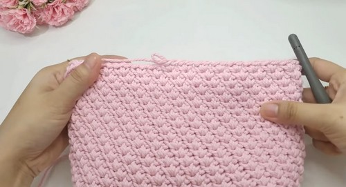 Create Your Own Crochet Twisted Sling Bag: A Stylish Accessory for Every Occasion