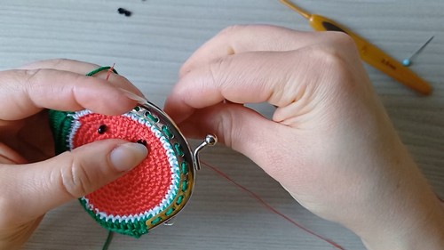 Create Adorable Crochet Coin Purses: A Complete Guide with Patterns and Instructions