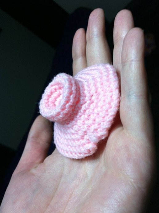 Enhance Your Home with a Charming Crochet Wall Door Stop – A DIY Guide