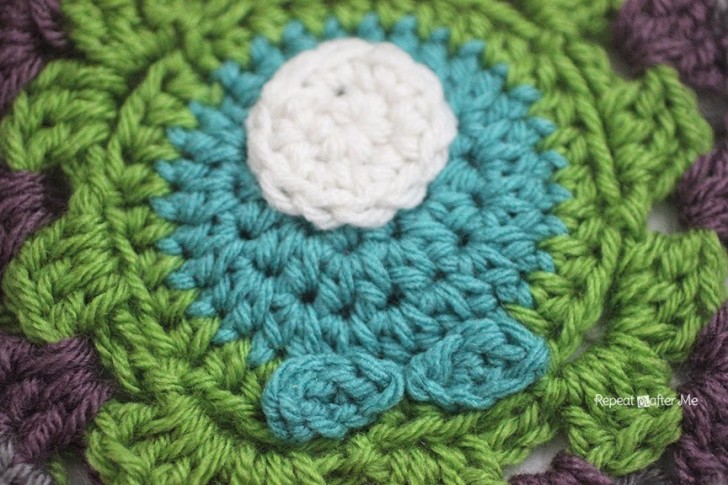 Create Your Own Playful Crochet Monster Granny Square - A Step-by-Step Guide