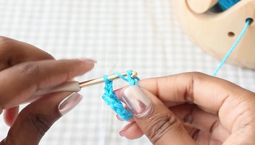 Create Your Own Stylish Crochet Phone Bag - A Complete Guide with Step-by-Step Instructions