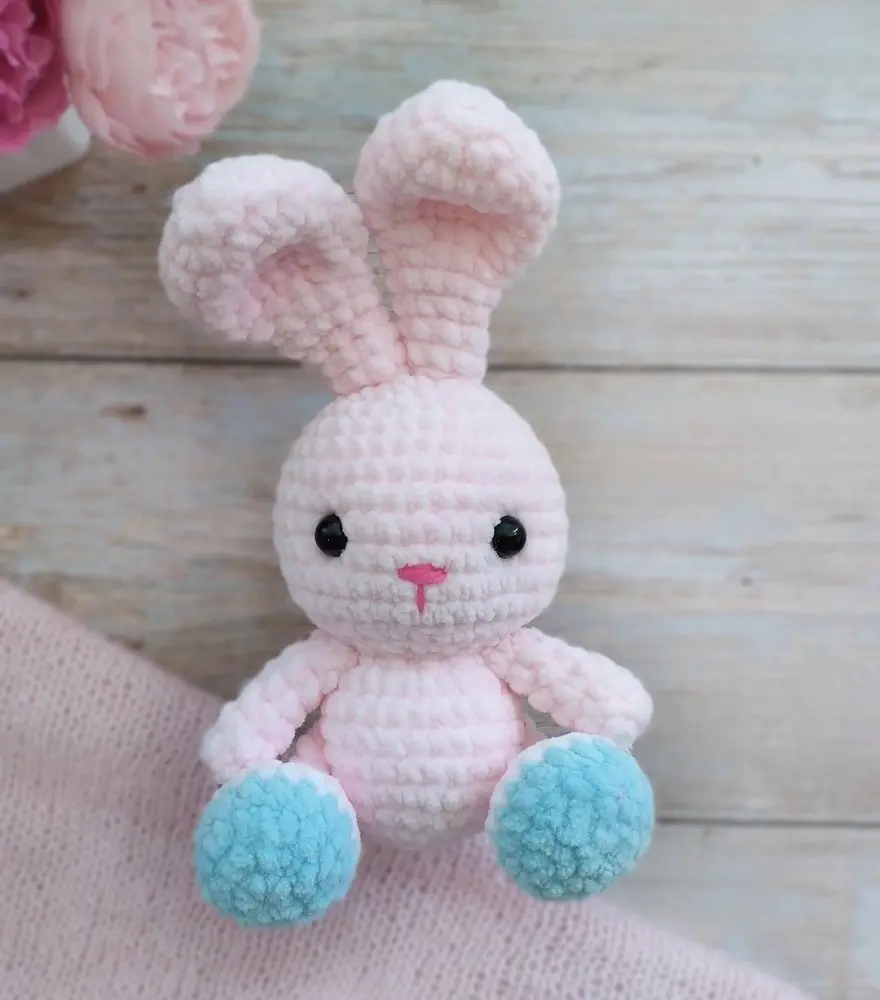 Create Your Own Adorable Amigurumi Plush Bunny: A Complete Crochet Guide