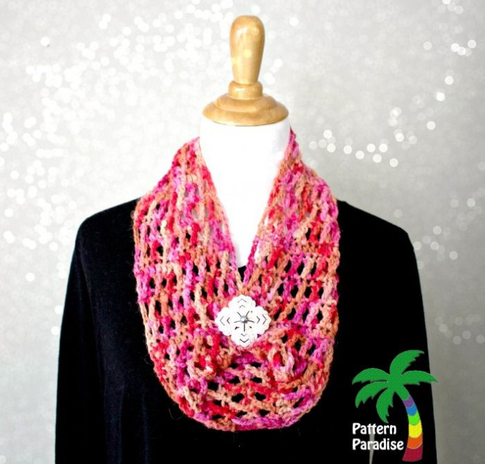 Crochet Hugs & Kisses Cowl