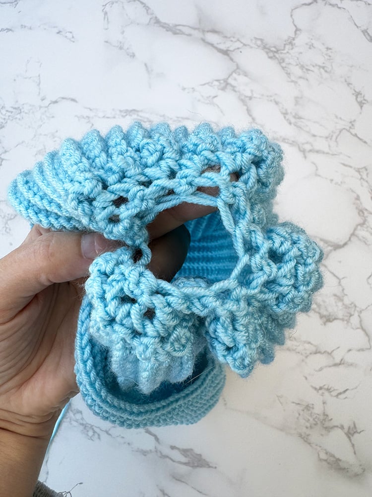 Create a Cozy Handmade Baby Beanie: A Step-by-Step Crocheting Guide