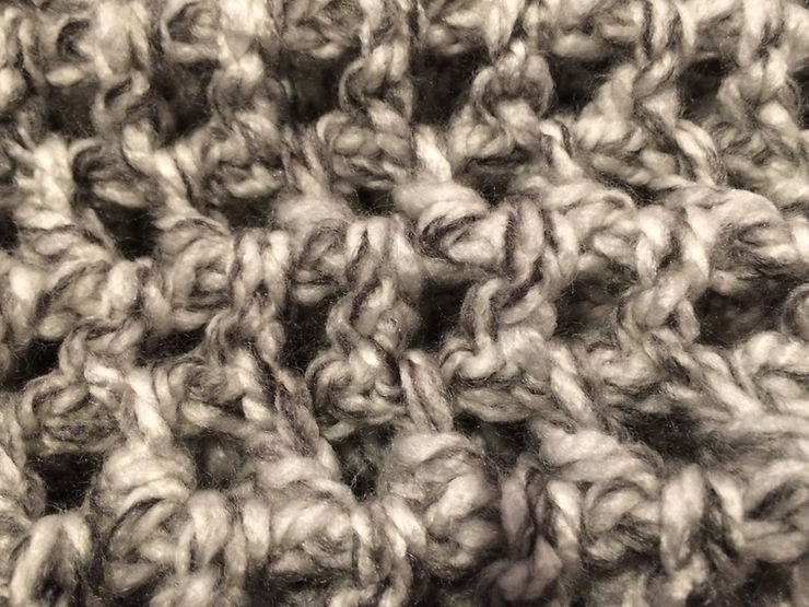 Create a Cozy Infinity Scarf: Simple Crochet Pattern for Any Skill Level