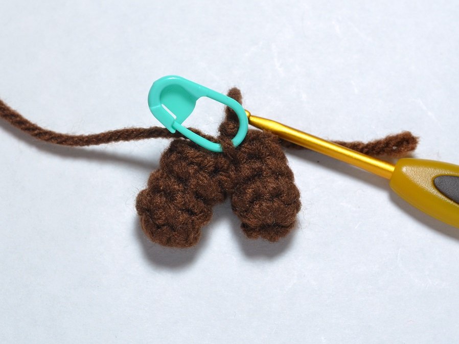 Create Adorable Crochet Reindeer Amigurumi - A Festive Craft Project for Everyone!