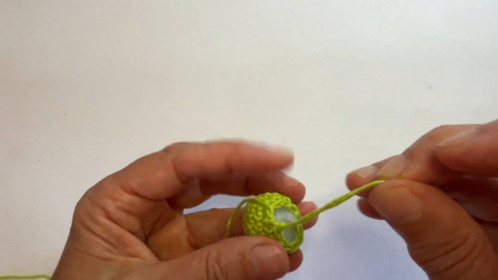 Craft Your Own Adorable Crochet Frog Amigurumi Bookmark for a Whimsical Reading Experience
