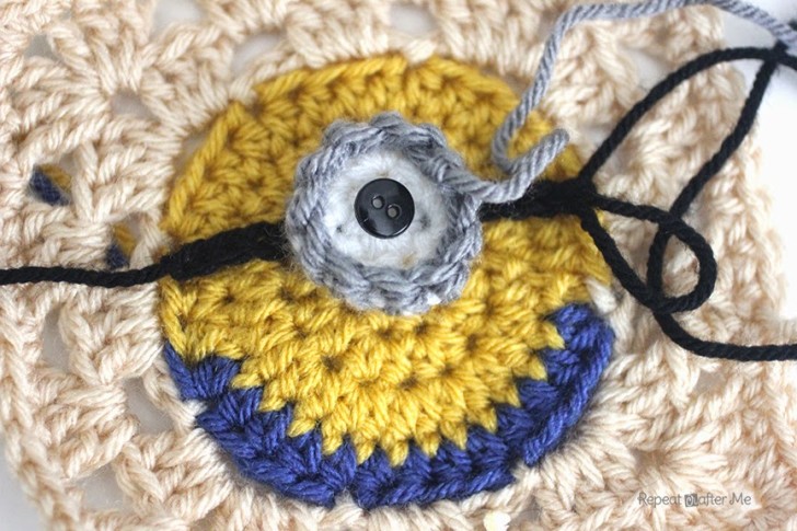 Adorable Crochet Minion Granny Squares: A Fun and Easy Pattern for Craft Enthusiasts