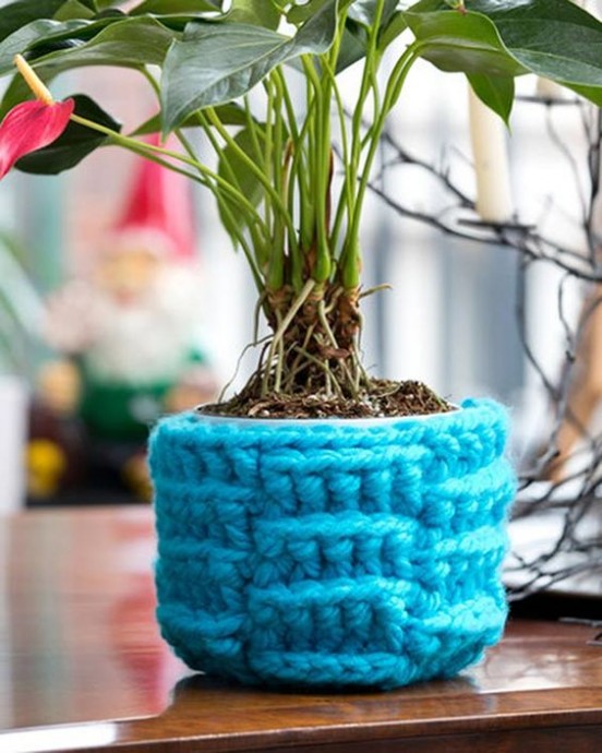 Transform Your Indoor Garden with a Beautiful Crochet Plant Cozy