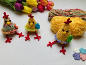 Create Adorable Cherful Colorful Spring Chickens for Easter with This Easy Crochet Pattern