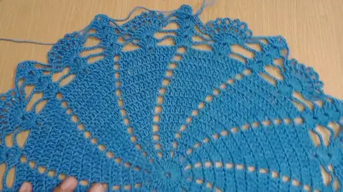 Create a Stunning Crochet Pineapple Table Runner for Your Home Decor