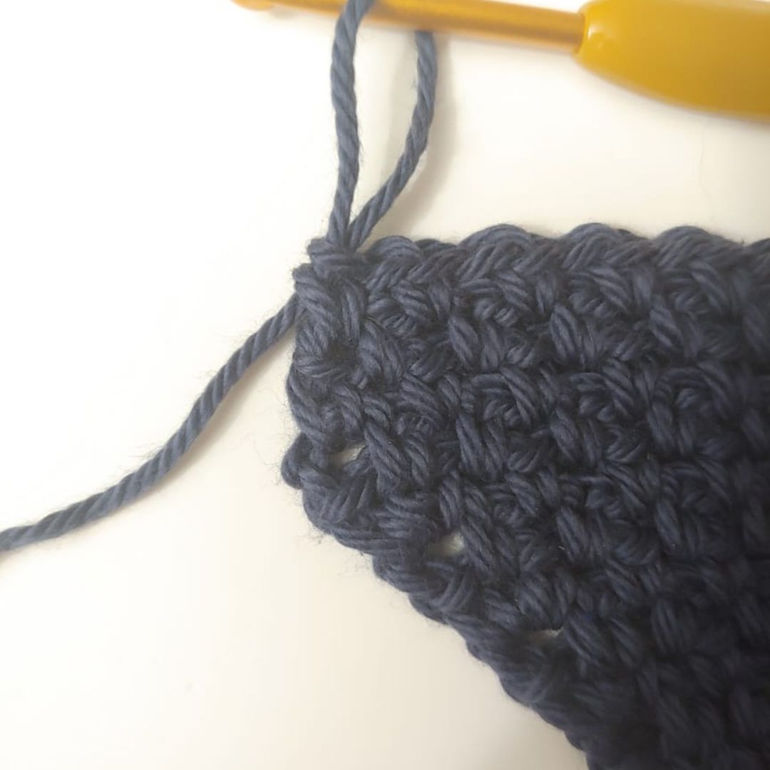 Create the Perfect Crochet Charlies Bandana Bib: A Stylish and Practical Accessory for Babies