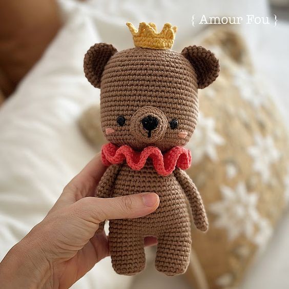 Crochet Pemberley the King Bear