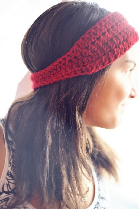 Create Your Own Crochet Little Ear Warmer Headband - A Stylish and Cozy Accessory