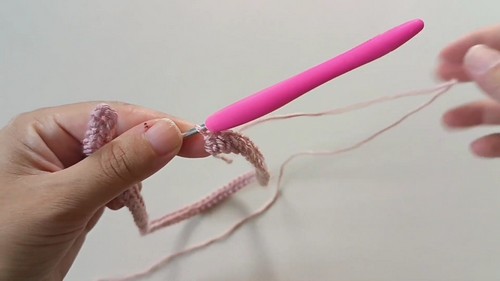Crochet Mesh Headband: The Perfect Accessory to Elevate Your Style and Hairdo