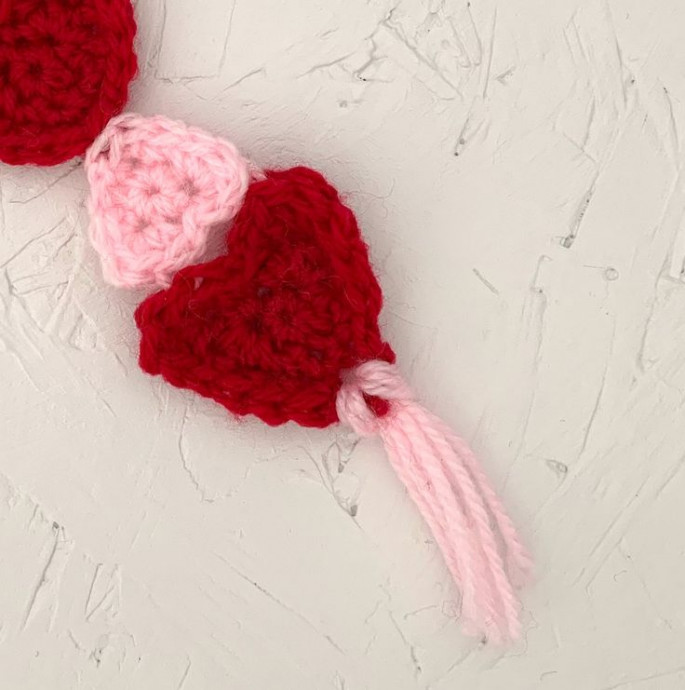 Create Your Own Crochet Heart Bookmark: A Whimsical and Practical Accessory for Book Lovers
