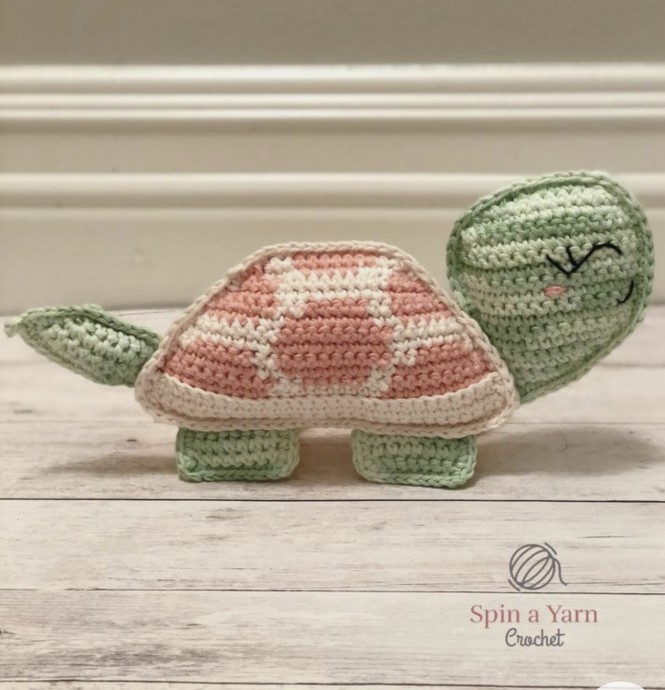 Little Turtoise Crochet Ornament