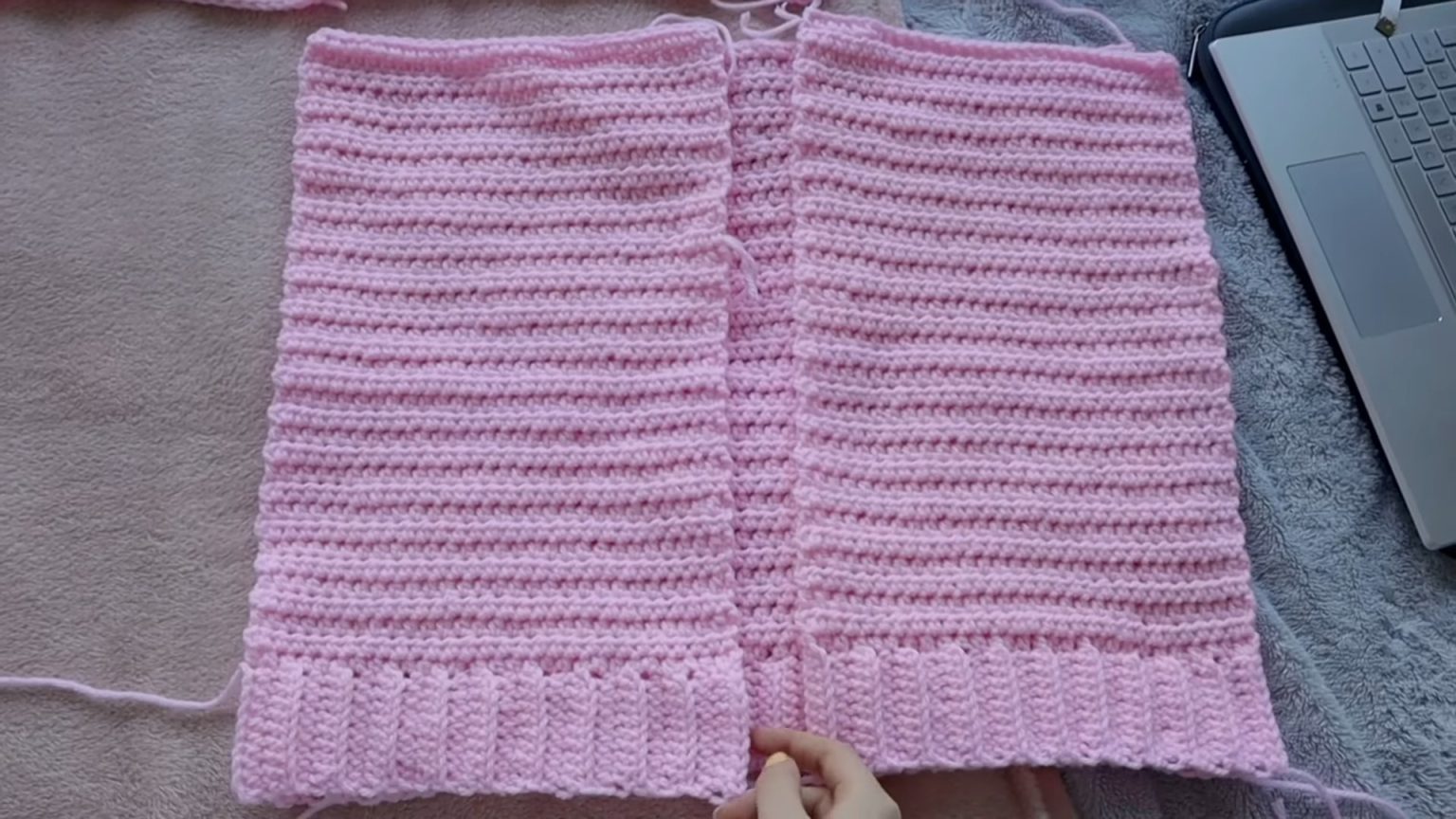 Create Your Cozy and Stylish Crochet Balloon Sleeve Cardigan with This Detailed Guide