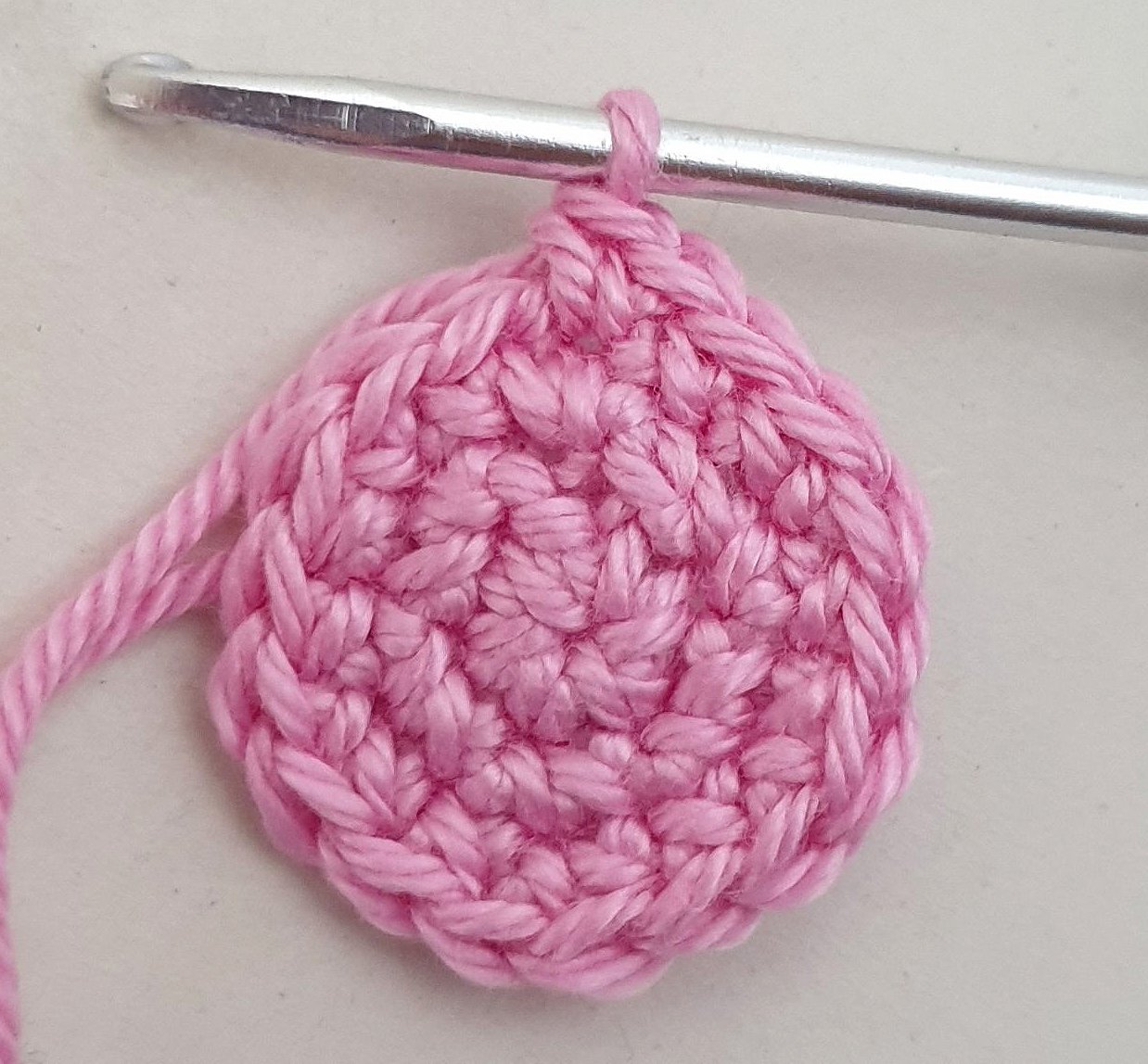 Create a Stylish Crochet Summer Hat for Kids – Fun and Protective Accessory