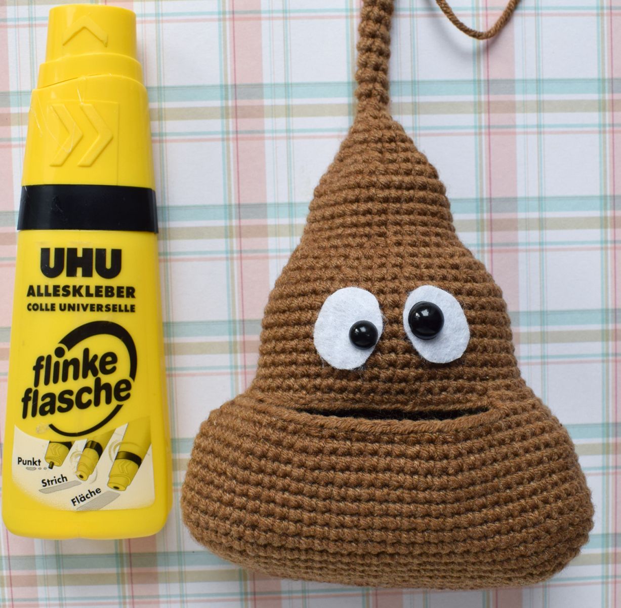 Create Your Own Charming Crochet Dog Waste Bag Holder for Stylish Walks
