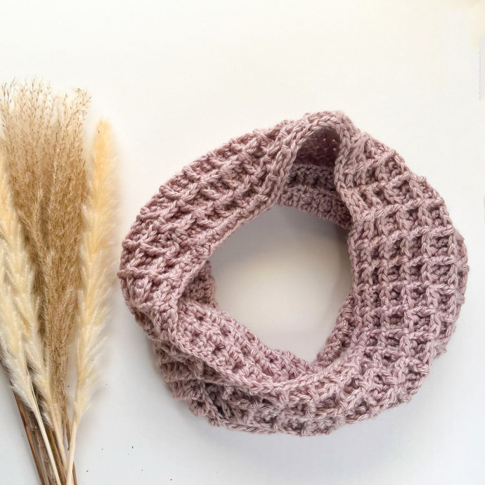 Crochet Waffle Stitch Cowl: A Cozy and Stylish Winter Accessory to Keep You Warm