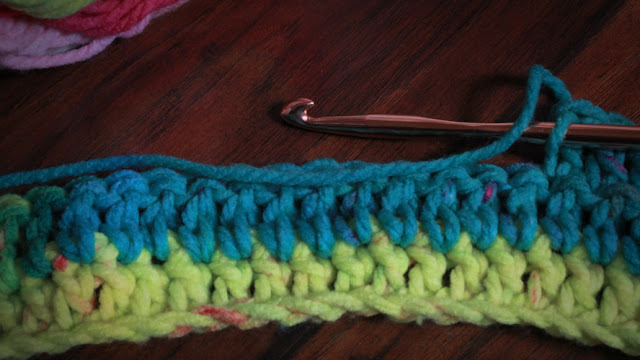 Create Your Own Crochet Cropped Chunky Sleeveless Pullover - Step-by-Step Guide