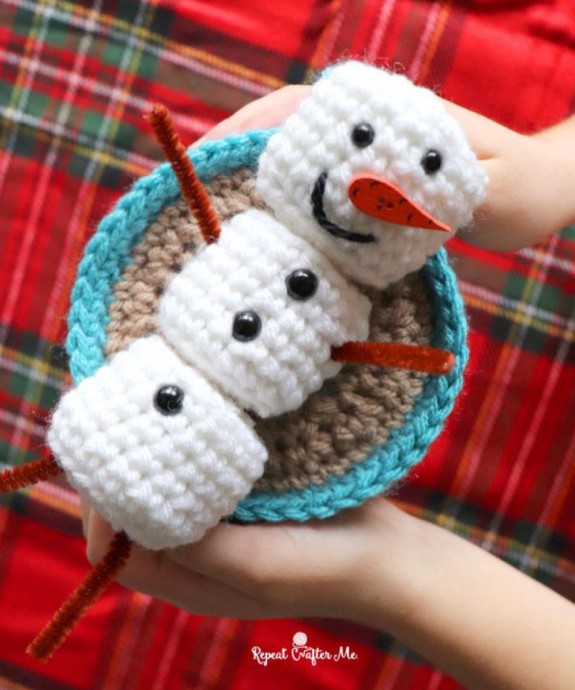 Crochet Marshmallow Snowman in a Mug (Free Pattern)