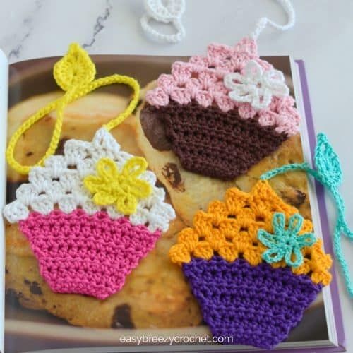 How to Create a Delightful Crochet Cupcake Bookmark - Step-by-Step Guide