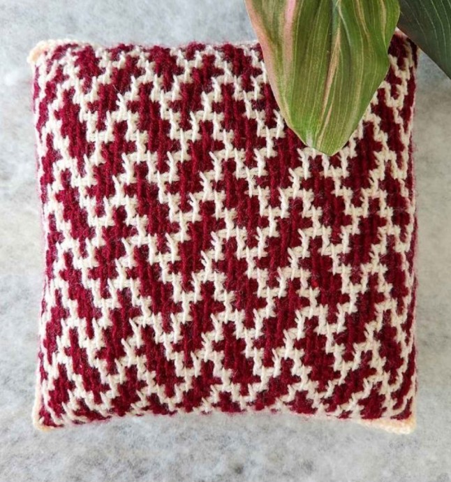 Crochet Tunisian Mosaic Pillow (Free Pattern)
