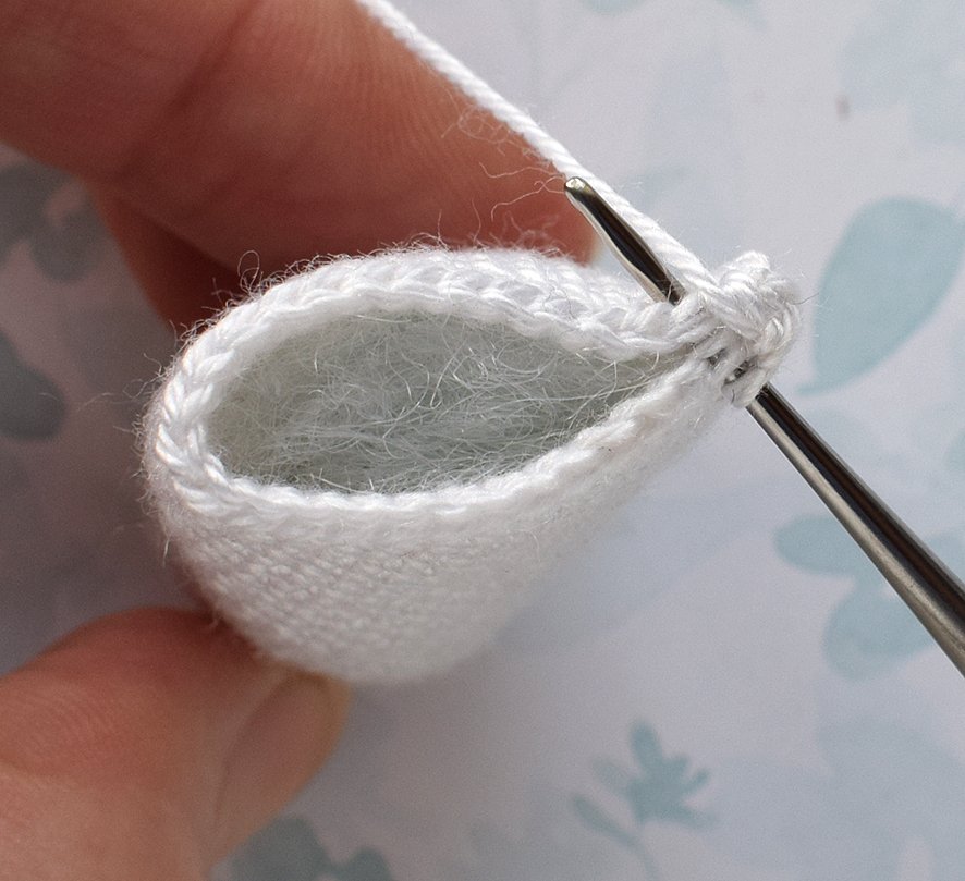 Create Your Own Crochet Easter Bunny Napkin Ring - A Whimsical Table Decor Idea