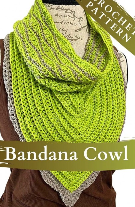 Crochet Triangle Cowl Bandana (Free Pattern)