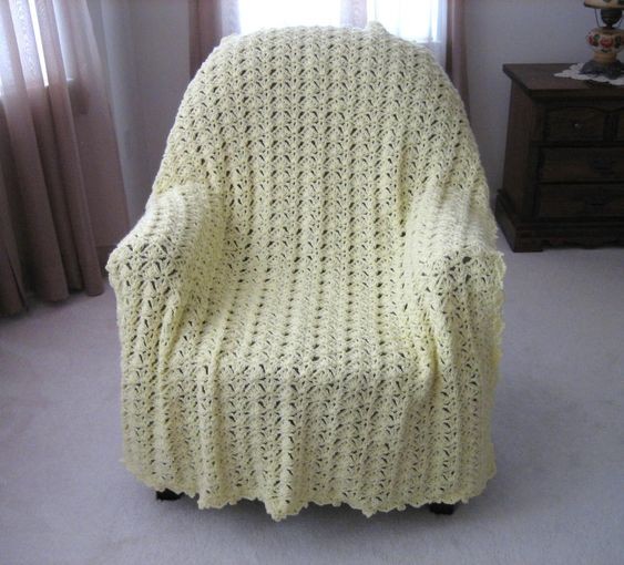Crochet Luscious Lace Blanket: Create a Cozy and Elegant Masterpiece for Your Home Crochet Luscious Lace Blanket: Create a Cozy and Elegant Masterpiece for Your Home