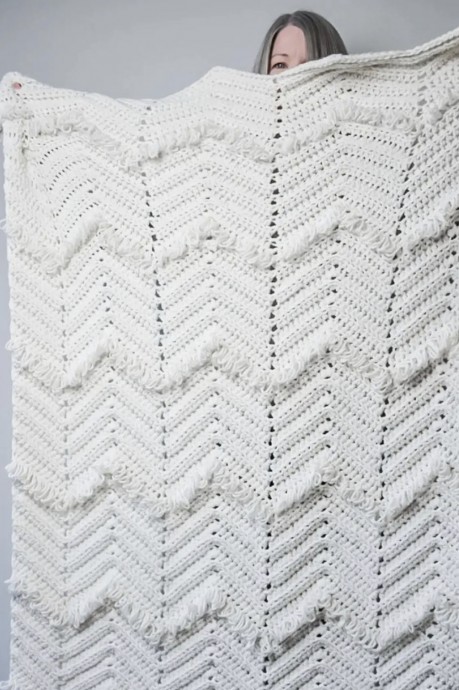 Cozy Up with the Mountain Hideaway Crochet Throw: A Perfect Addition to Your Home Decor Cozy Up with the Mountain Hideaway Crochet Throw: A Perfect Addition to Your Home Decor