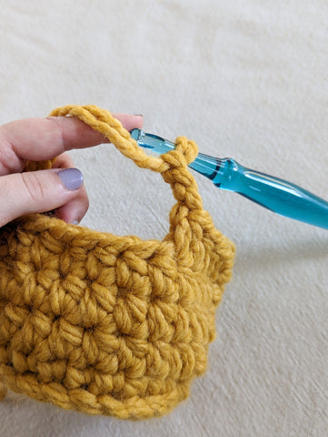 Create Your Own Crochet Mini Basket: A Fun Project for All Skill Levels