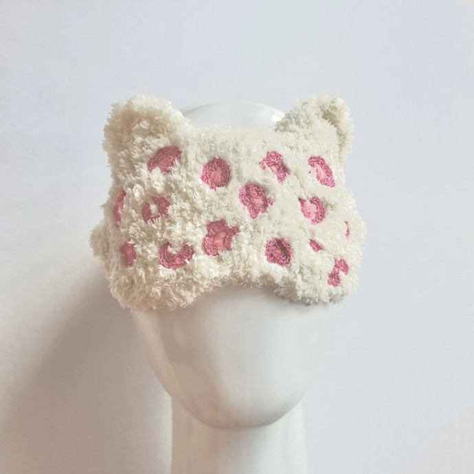 Create Your Own Whimsical Crochet Fluffy Cat Eye Mask for a Restful Night's Sleep Create Your Own Whimsical Crochet Fluffy Cat Eye Mask for a Restful Night's Sleep