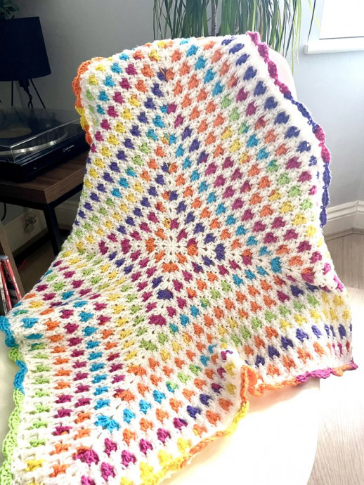 Create a Beautiful Crochet Rainbow Spike Blanket: Step-By-Step Instructions and Materials Create a Beautiful Crochet Rainbow Spike Blanket: Step-By-Step Instructions and Materials