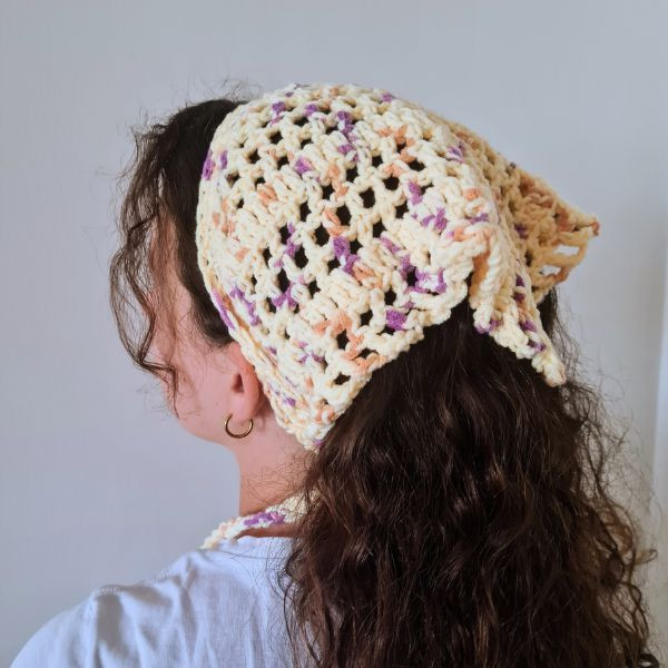 Stylish Crochet Bandana Head Scarf: A Versatile Accessory for Every Outfit Stylish Crochet Bandana Head Scarf: A Versatile Accessory for Every Outfit