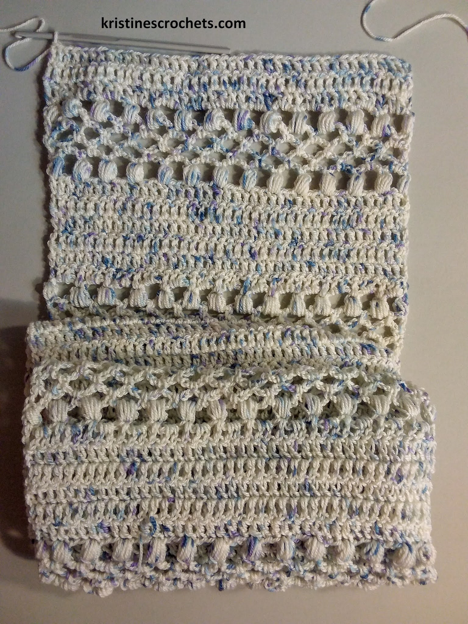 Create Your Cozy Crochet Speckled Infinity Scarf: A Stylish Accessory for Winter