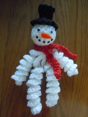 Create a Charming Crochet Curly Snowman Ornament for Your Holiday Decor Create a Charming Crochet Curly Snowman Ornament for Your Holiday Decor